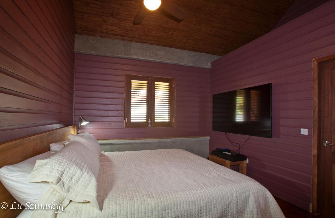 Pagua Bay House - Oceanfront Cabana'S Marigot Eksteriør bilde