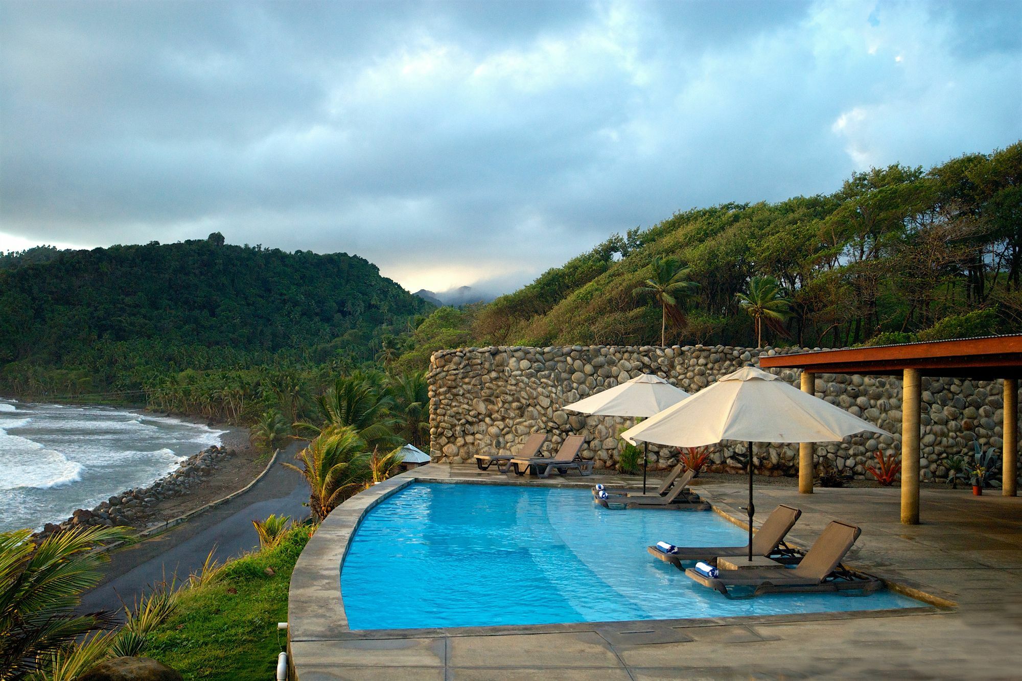 Pagua Bay House - Oceanfront Cabana'S Marigot Eksteriør bilde